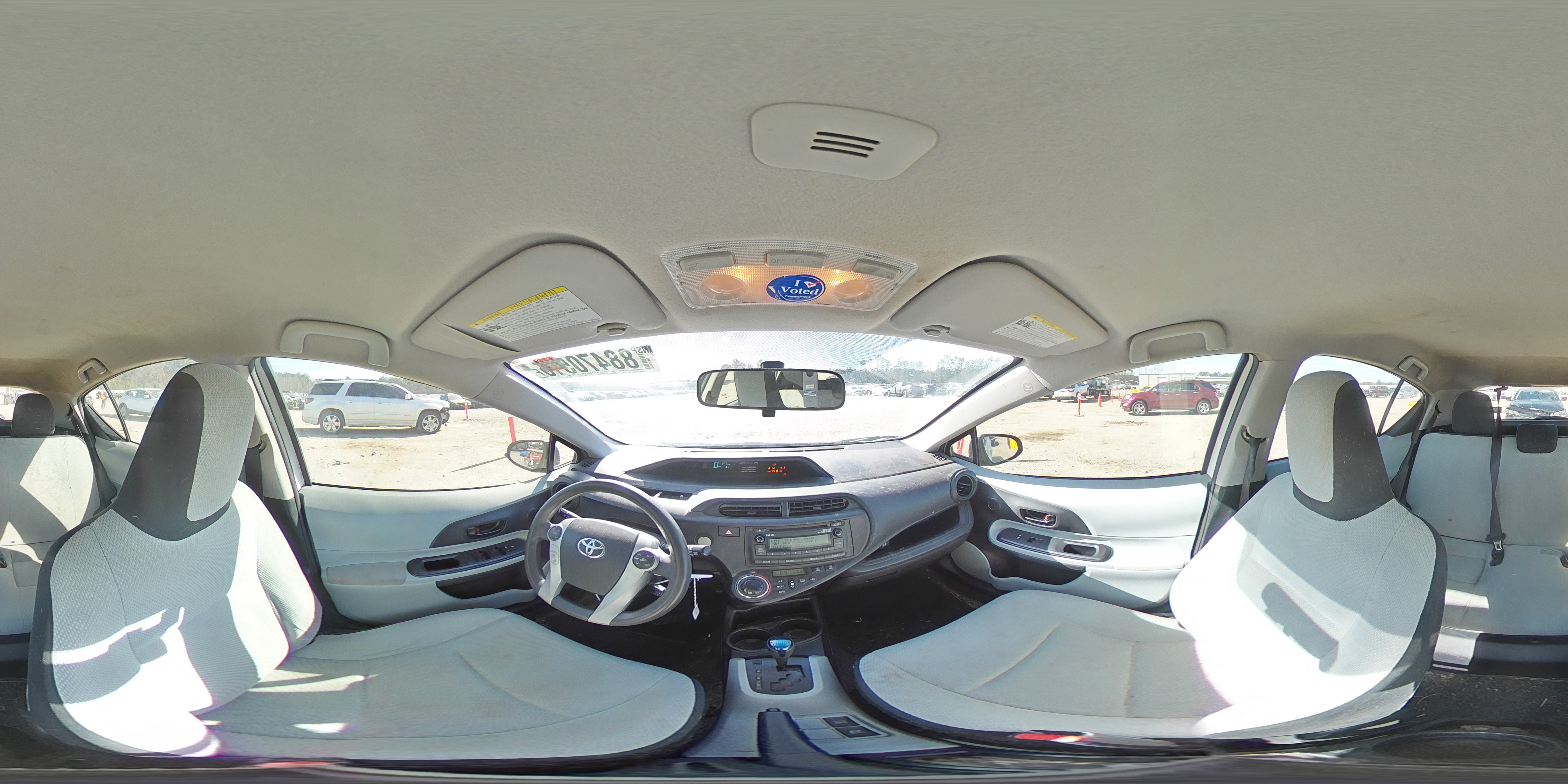 2012 Toyota Prius - Image 12