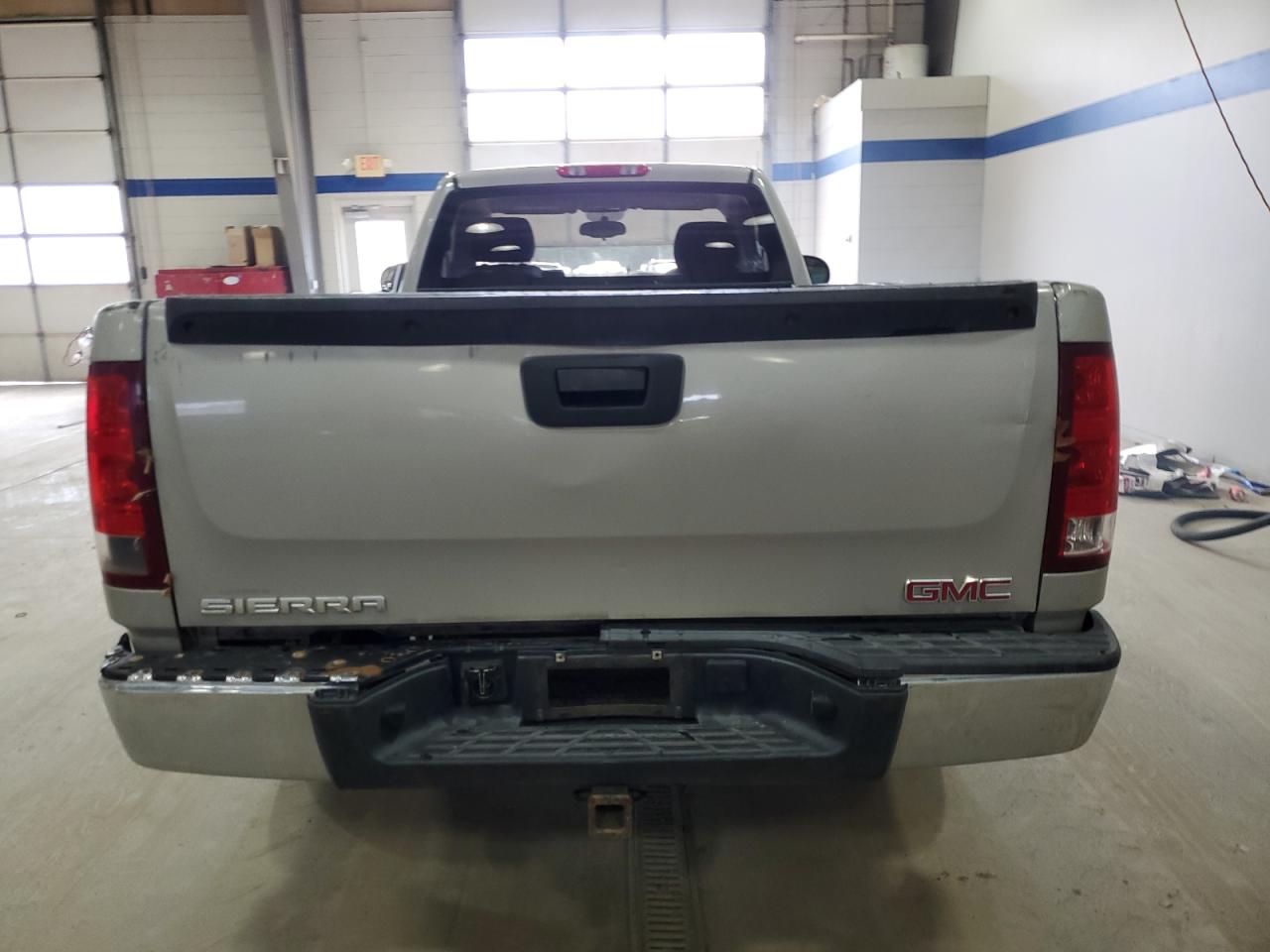 2009 GMC Sierra - Image 6