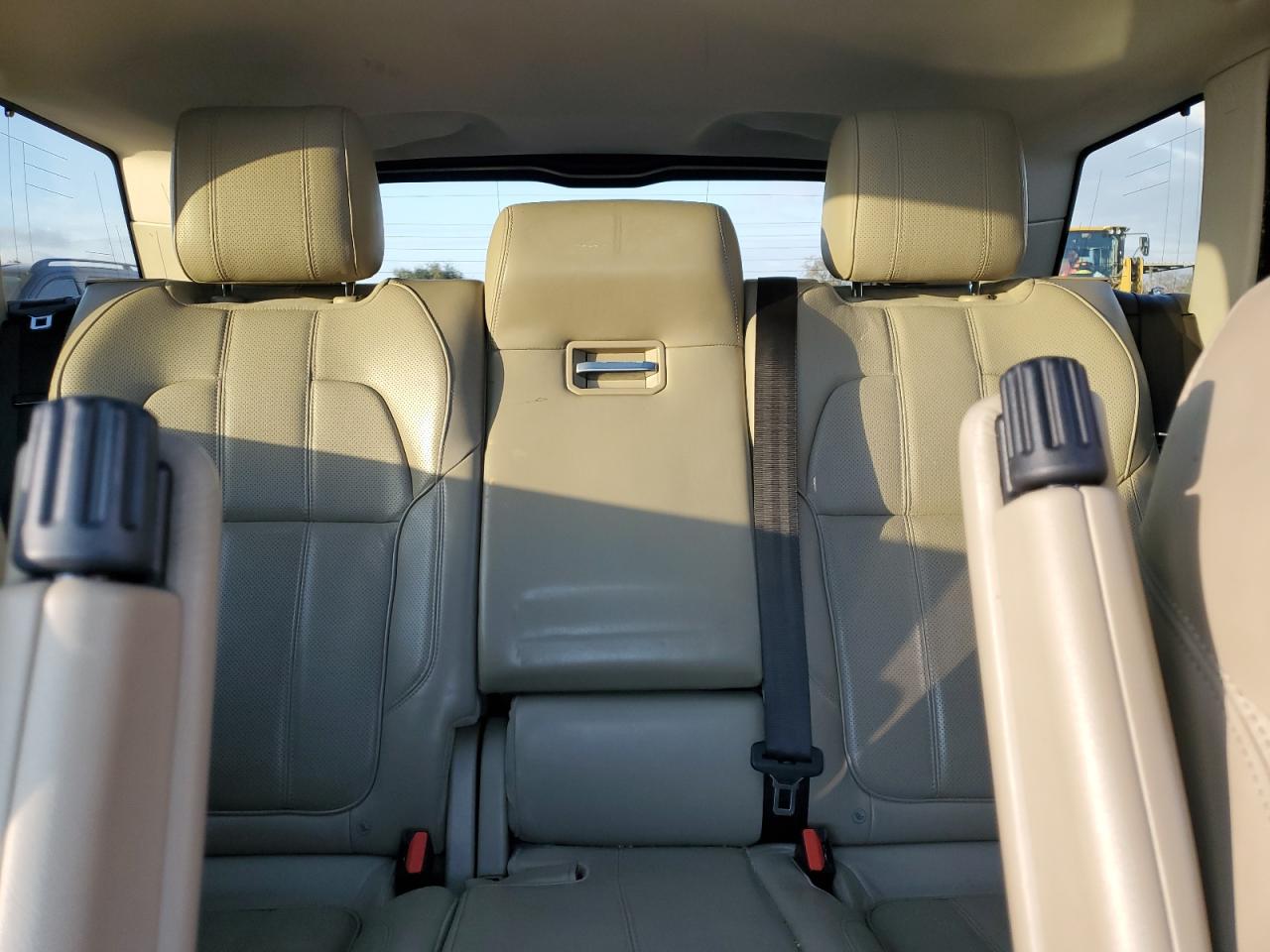 2014 Land Rover Range Rover - Image 10