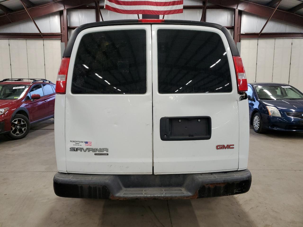 2016 GMC Savana - Image 6
