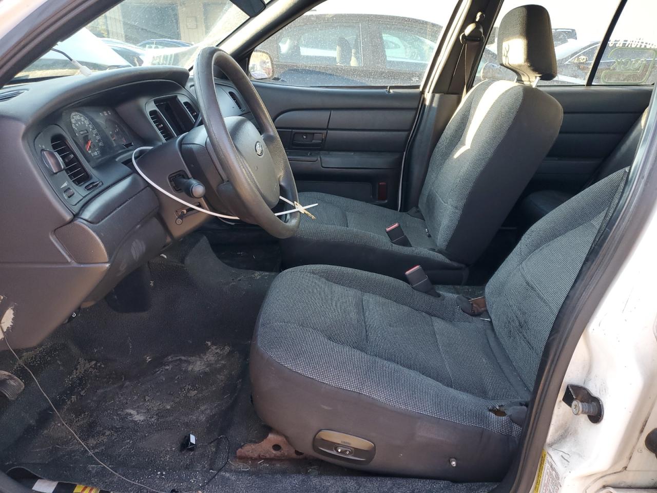 2005 Ford Crown Victoria - Image 7
