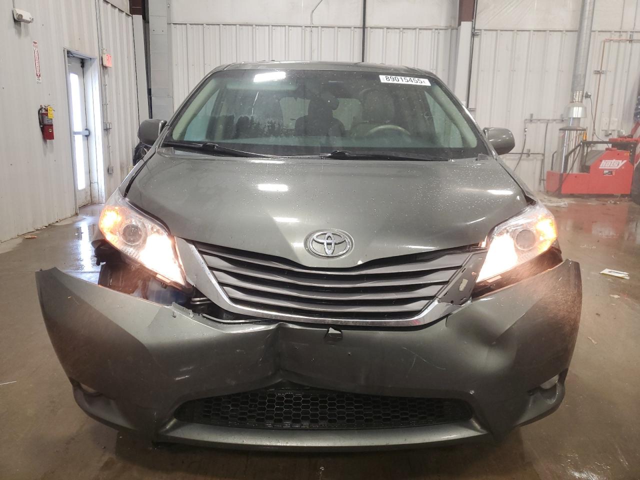 2013 Toyota Sienna - Image 5