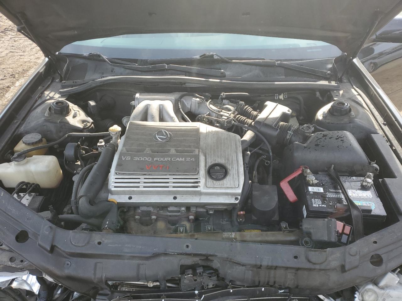2000 Lexus ES - Image 11