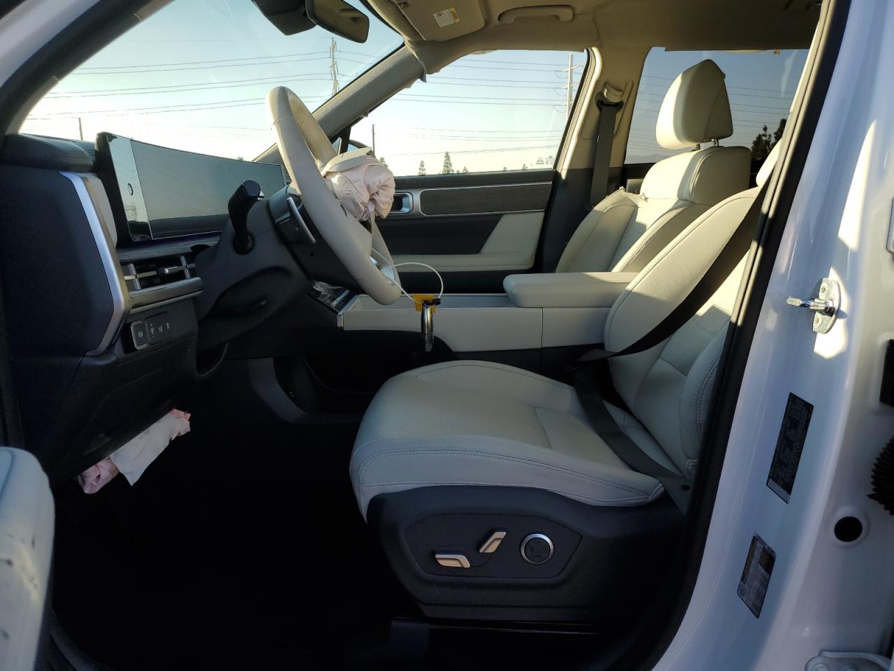 2024 Hyundai Santa Fe - Image 7