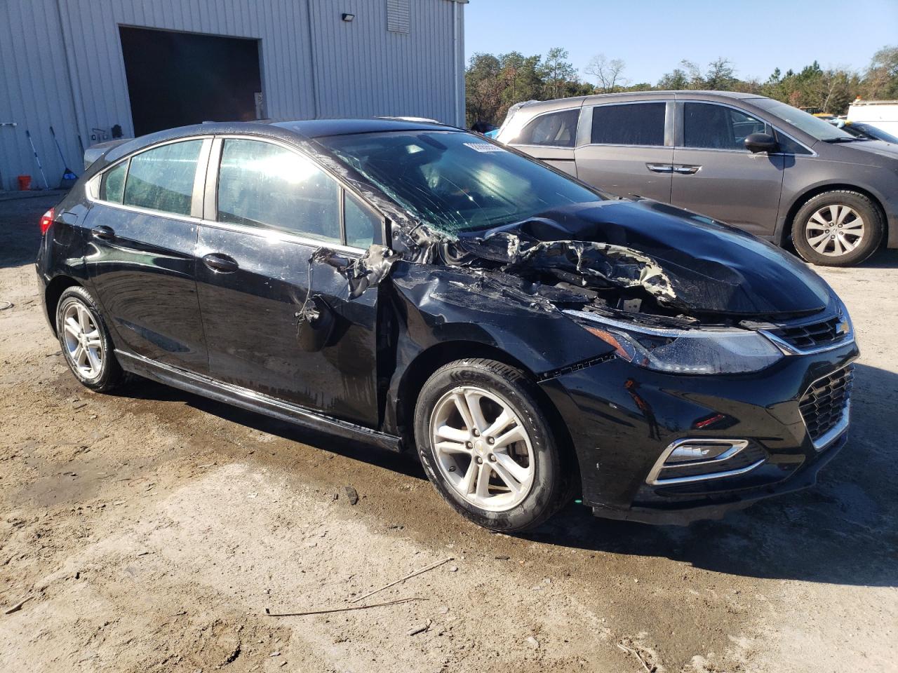 2017 Chevrolet Cruze - Image 4