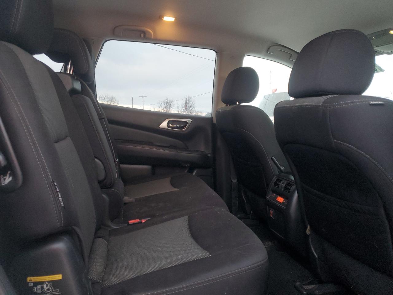 2018 Nissan Pathfinder - Image 11