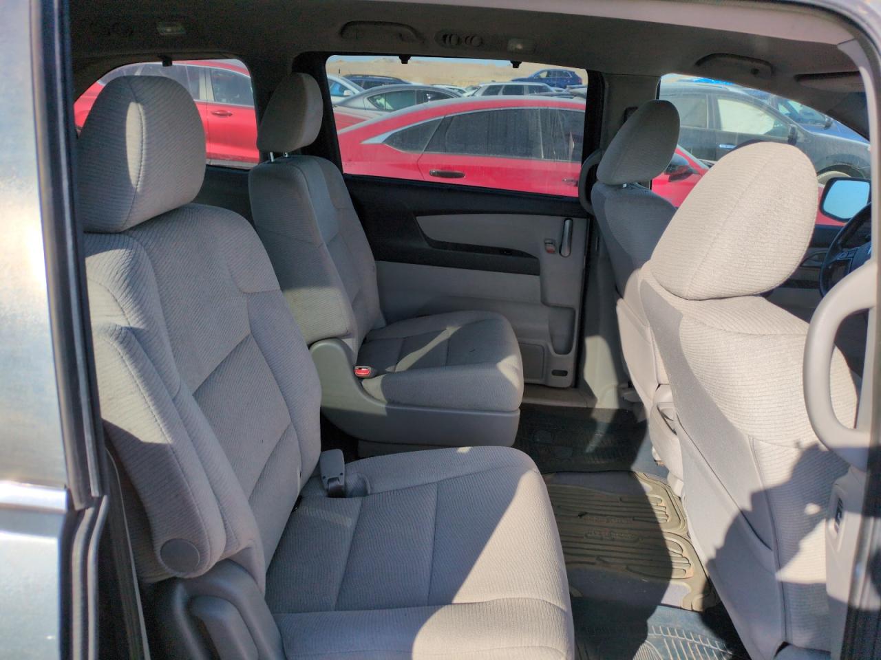 2011 Honda Odyssey - Image 11