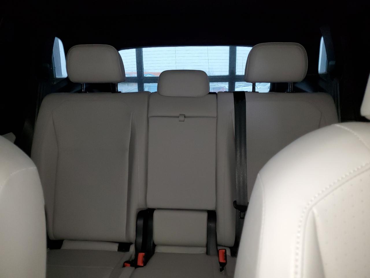 2021 Volkswagen Tiguan - Image 10