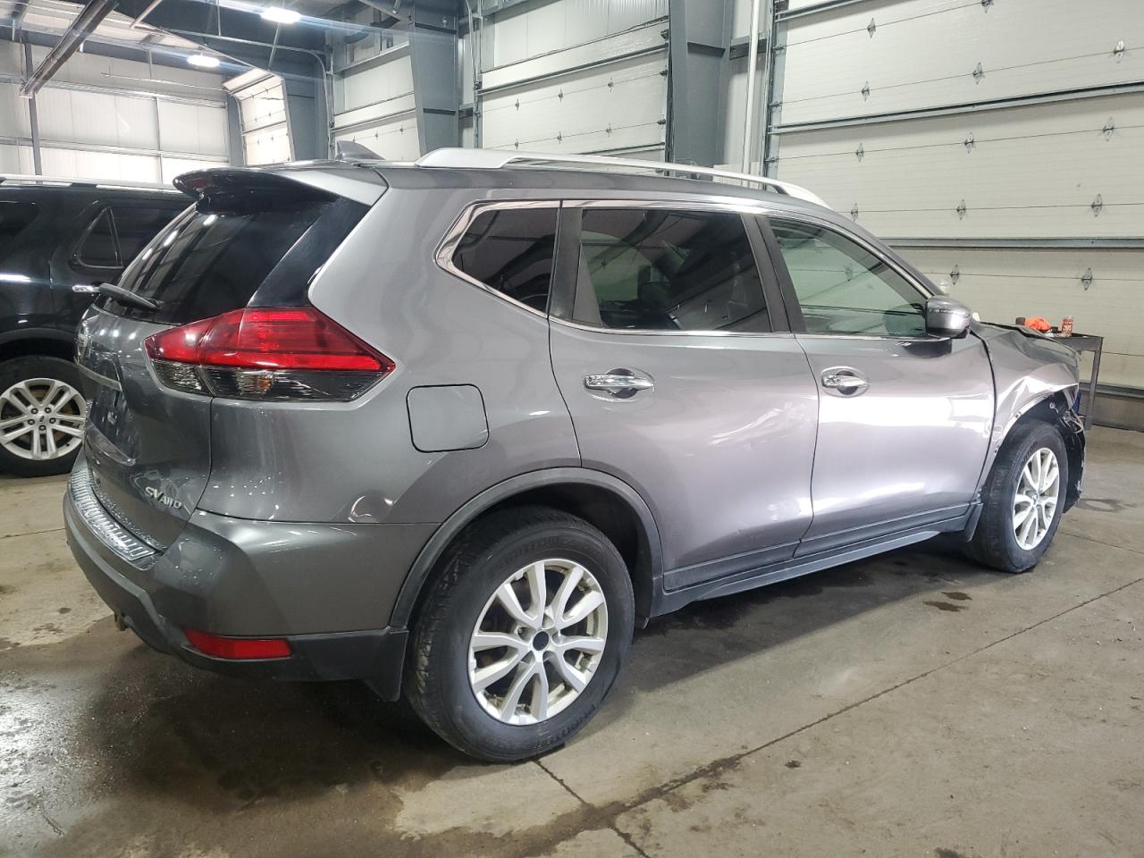 2017 Nissan Rogue - Image 3