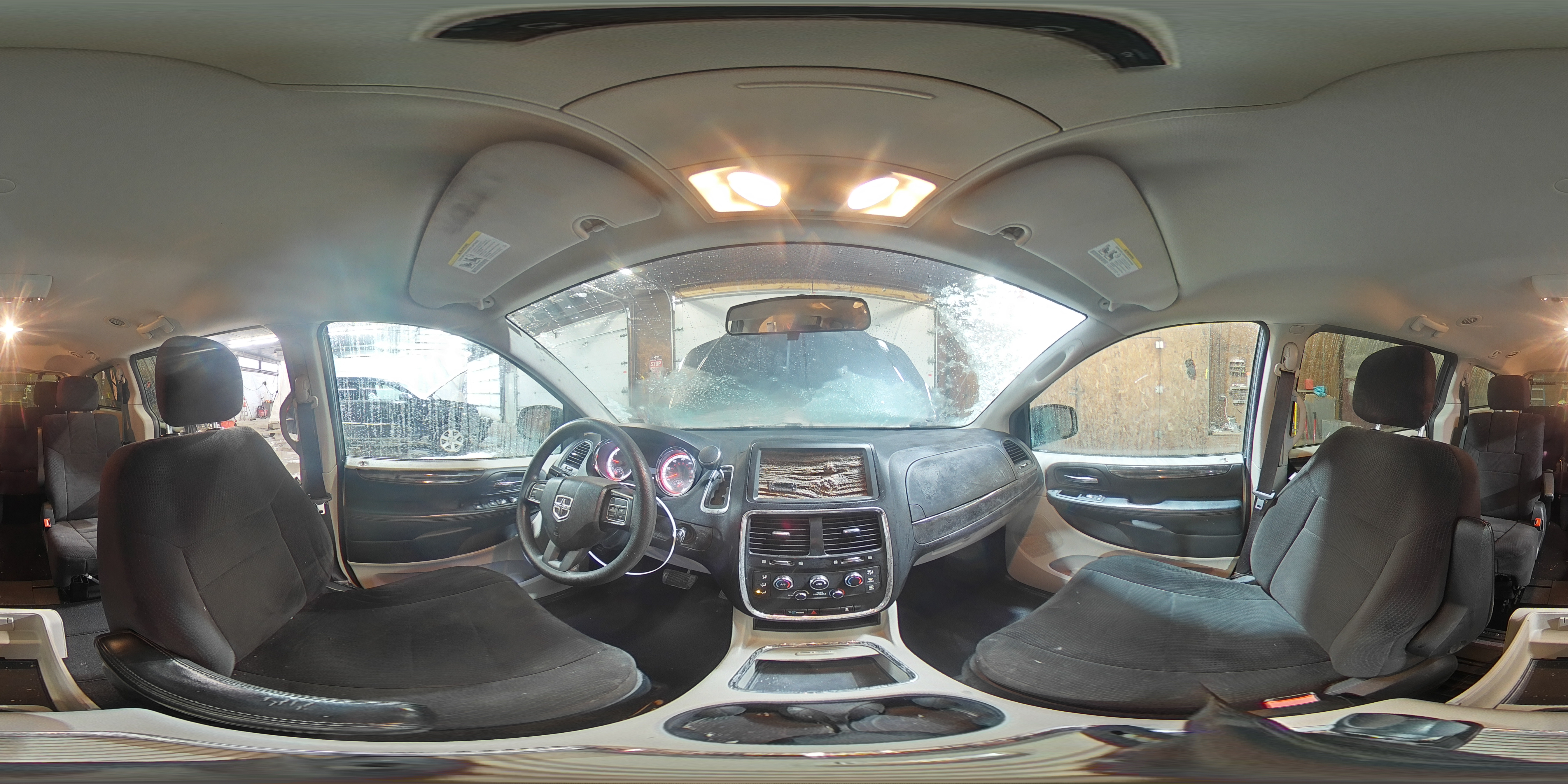2012 Dodge Caravan - Image 15