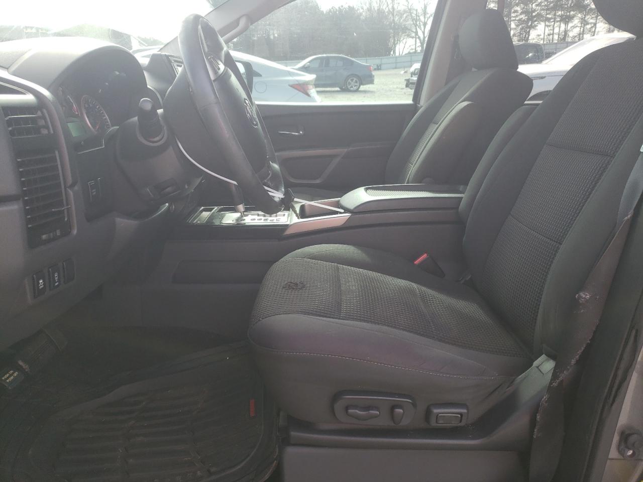 2015 Nissan Titan - Image 7