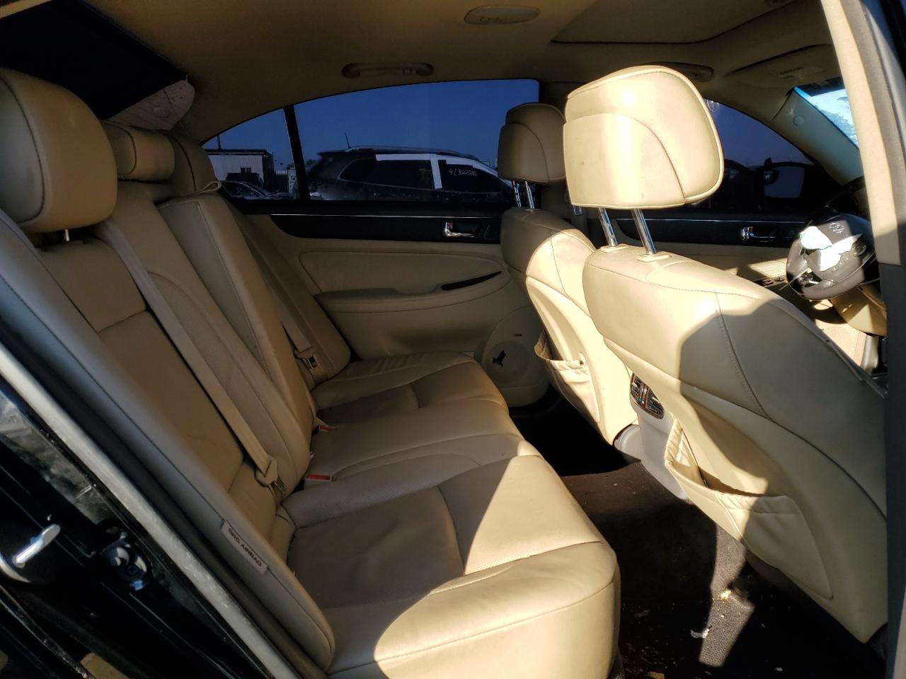 2009 Hyundai Genesis - Image 10