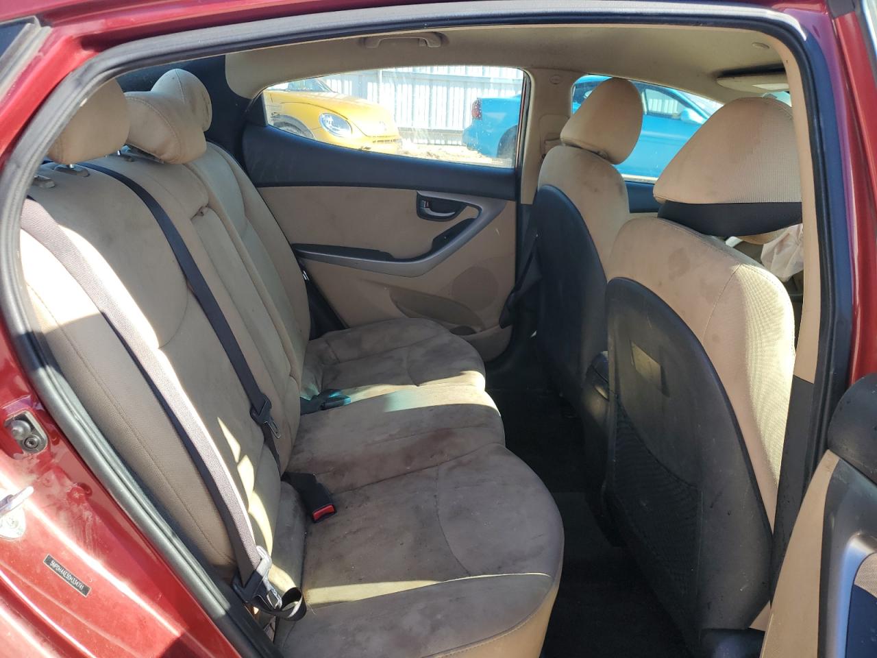 2013 Hyundai Elantra - Image 11
