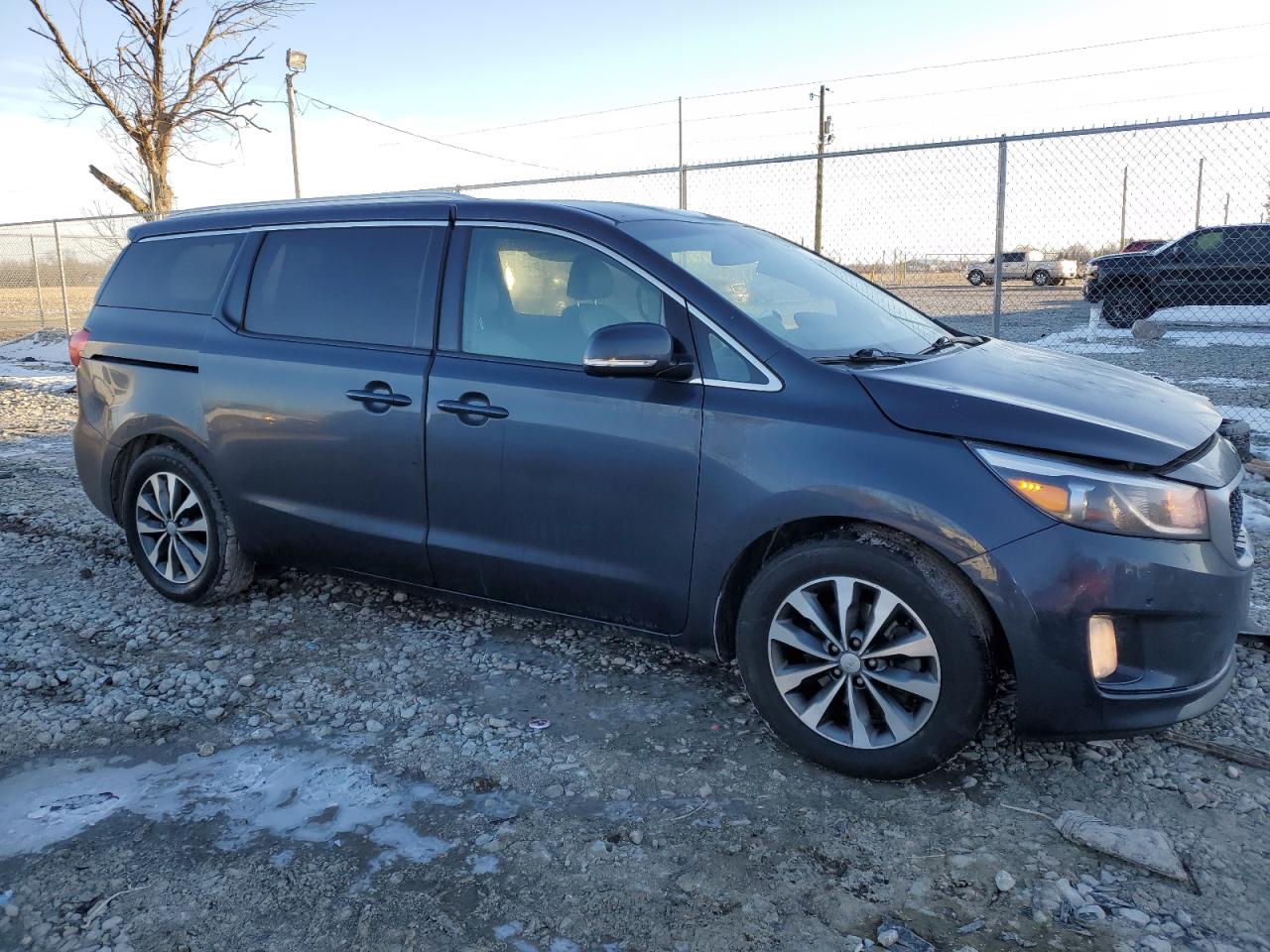 2016 Kia Sedona - Image 4