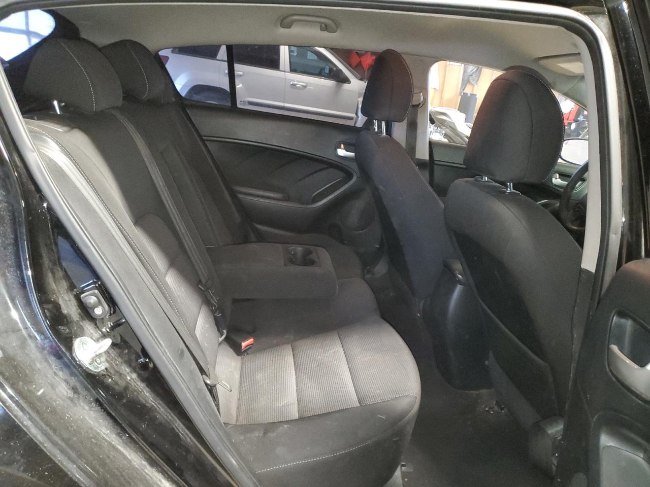 2017 Kia Forte - Image 10