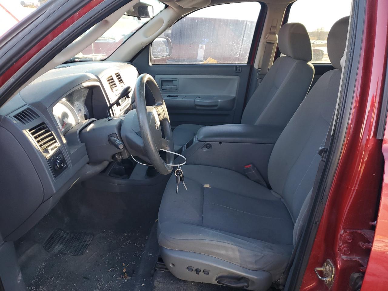 2006 Dodge Dakota - Image 7