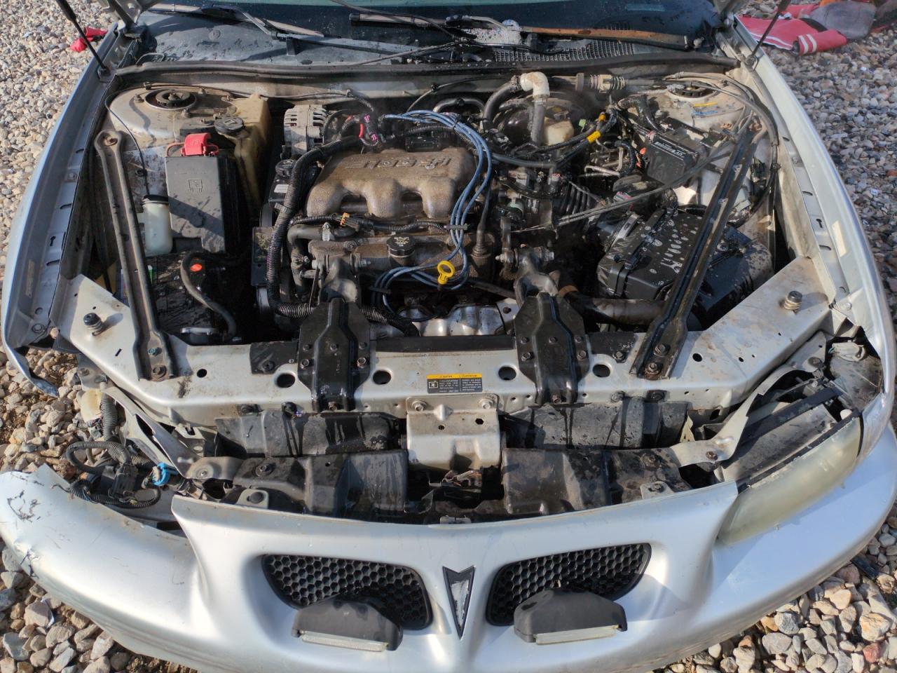 2002 Pontiac Grand Prix - Image 11