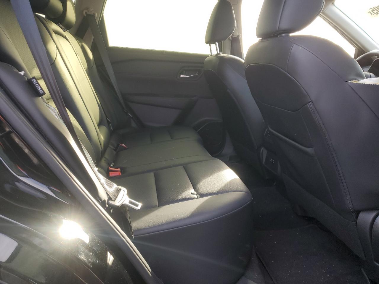 2024 Nissan Rogue - Image 11