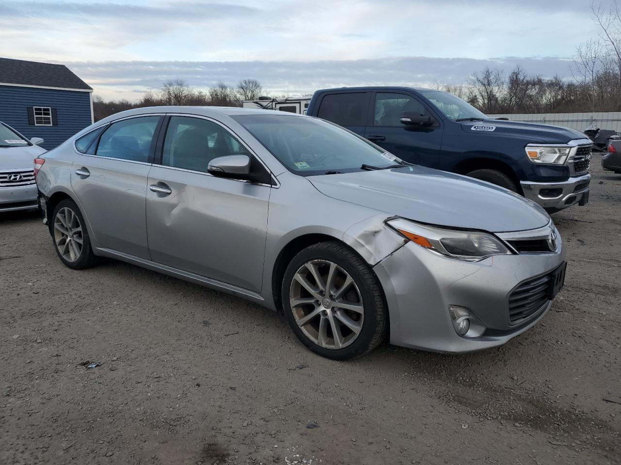 2015 Toyota Avalon - Image 4