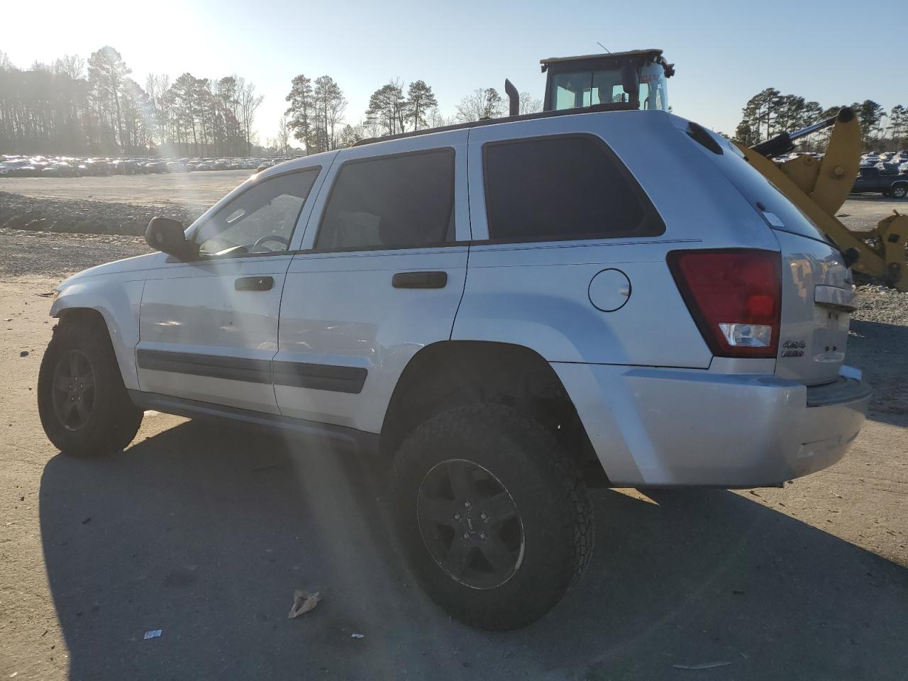 2006 Jeep Grand Cherokee - Image 2