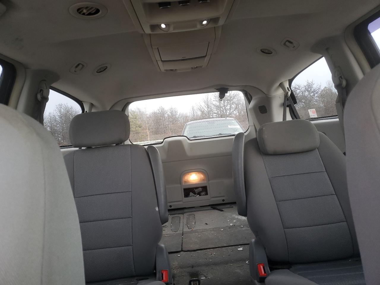 2008 Dodge Caravan - Image 10