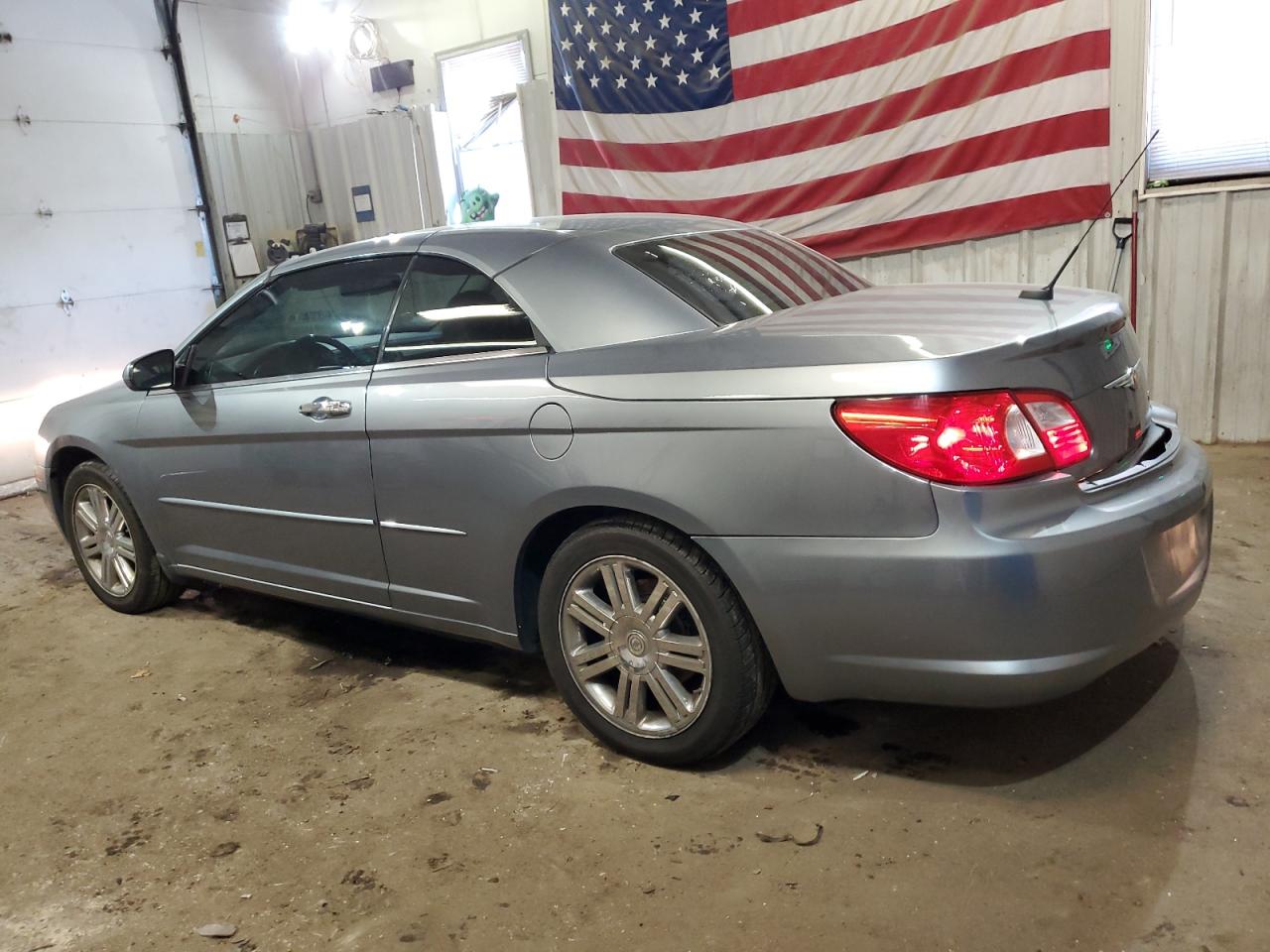 2008 Chrysler Sebring - Image 2