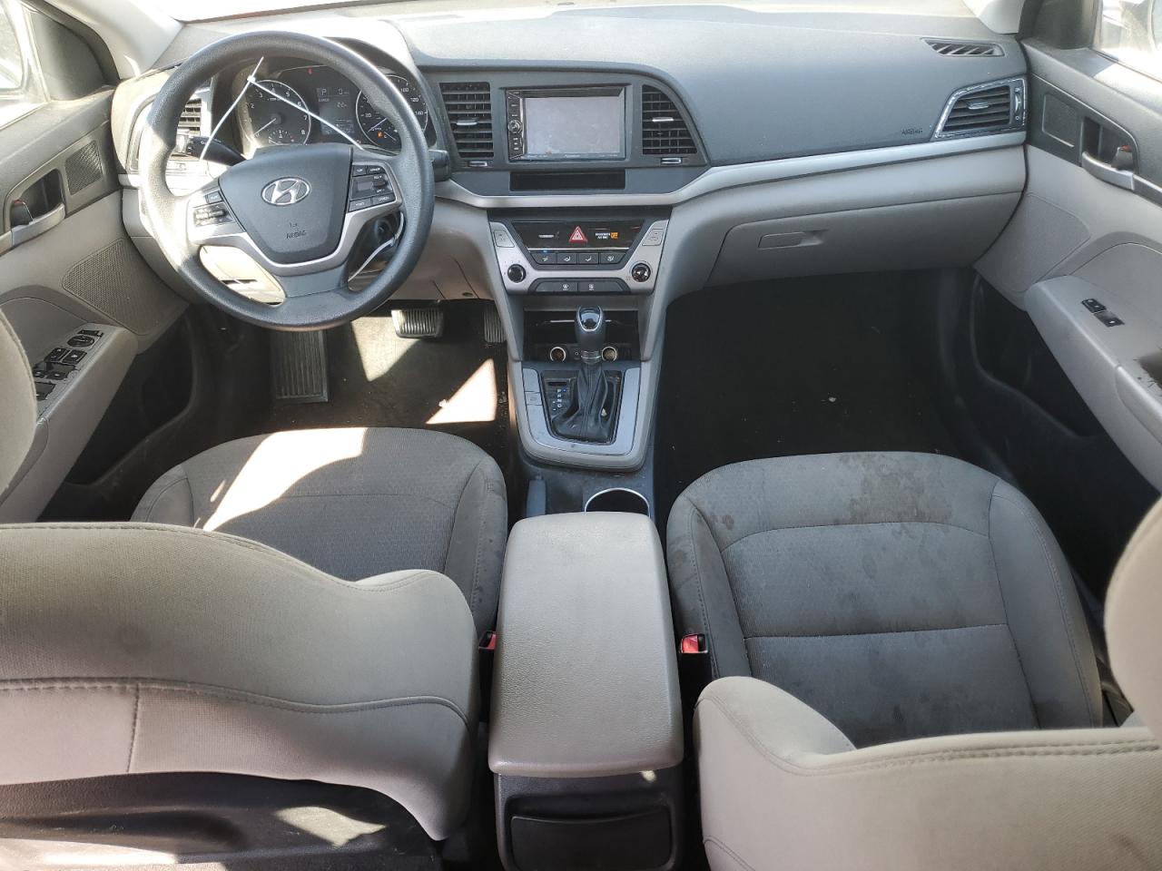 2017 Hyundai Elantra - Image 8