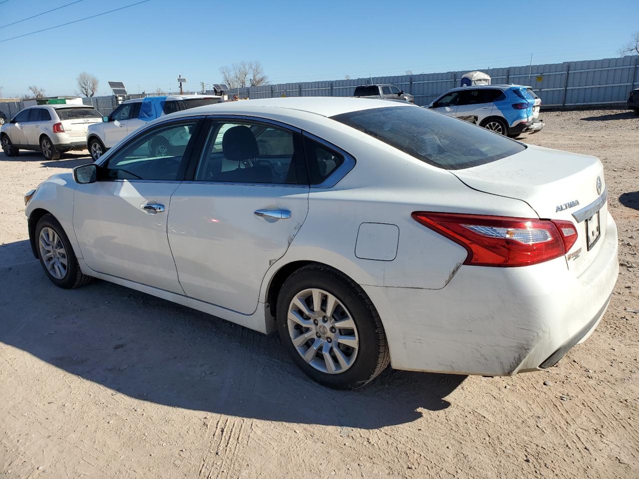 2017 Nissan Altima - Image 2