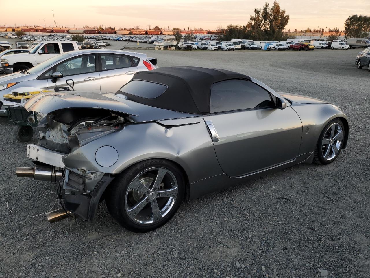 2006 Nissan 350Z - Image 3