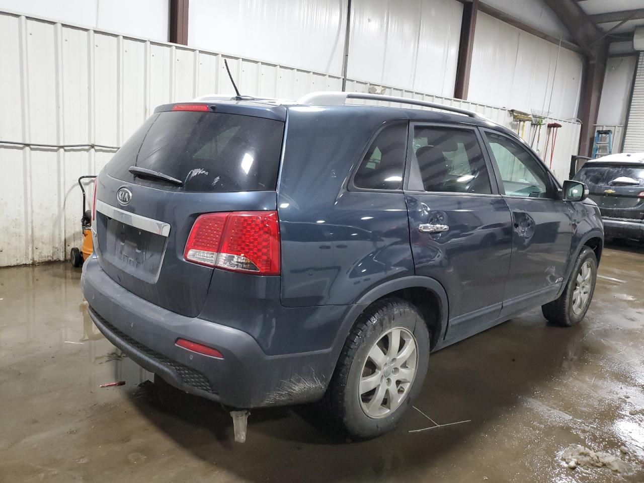 2011 Kia Sorento - Image 3