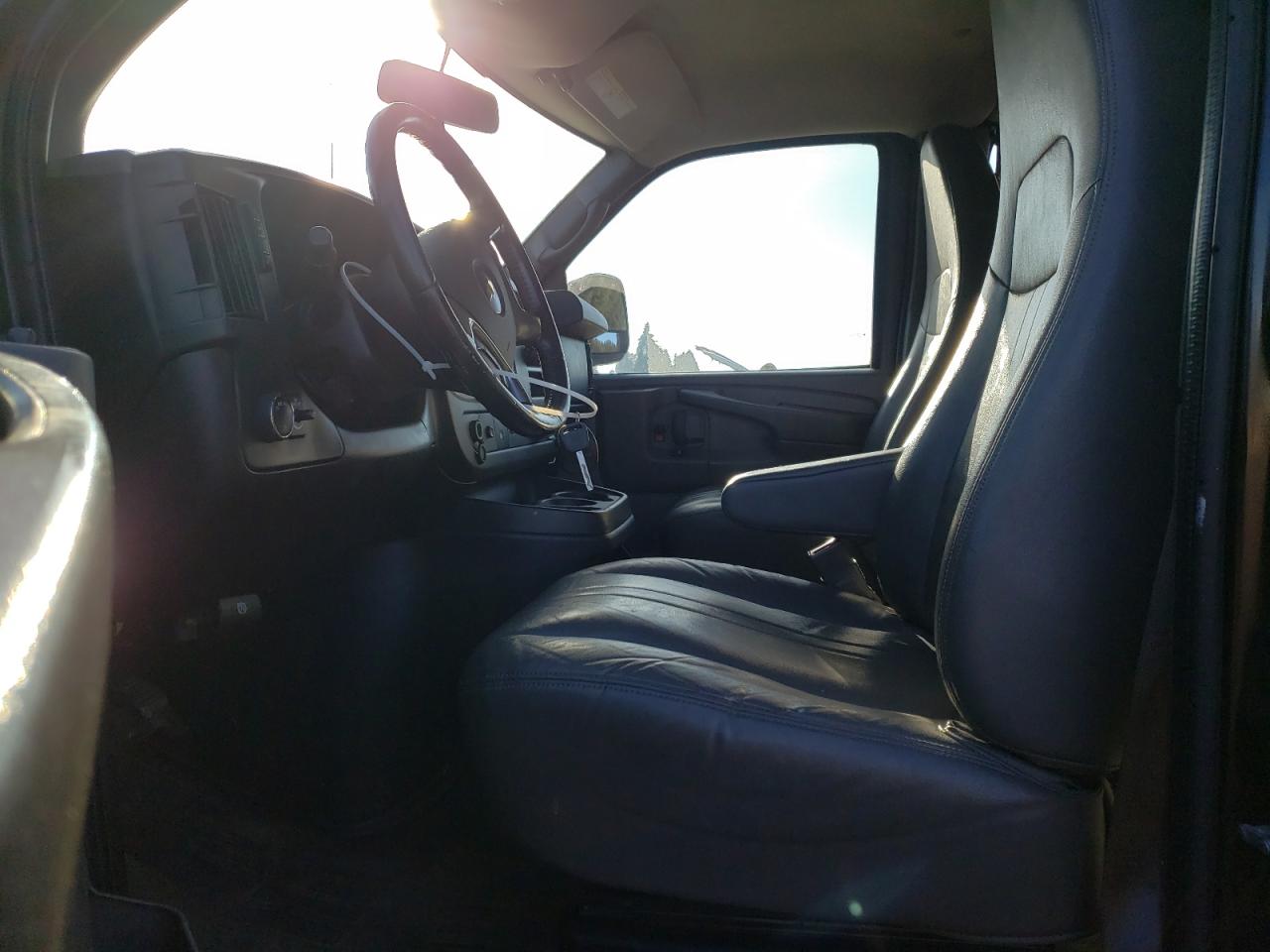 2015 Chevrolet Express - Image 7