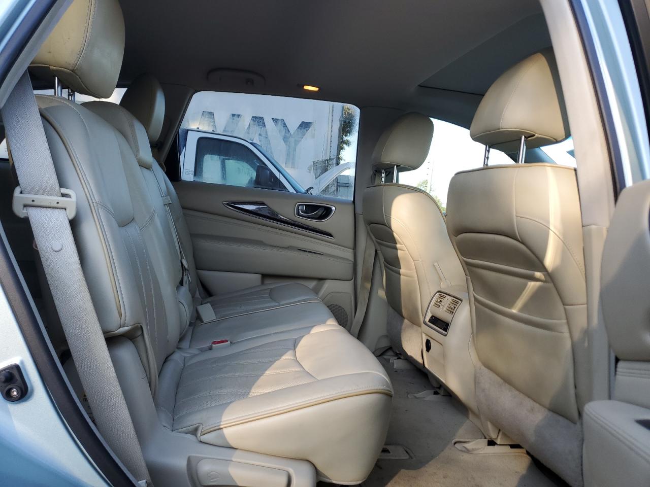 2013 Infiniti JX - Image 11