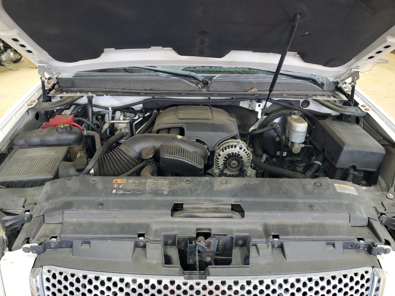 2011 GMC Yukon - Image 14