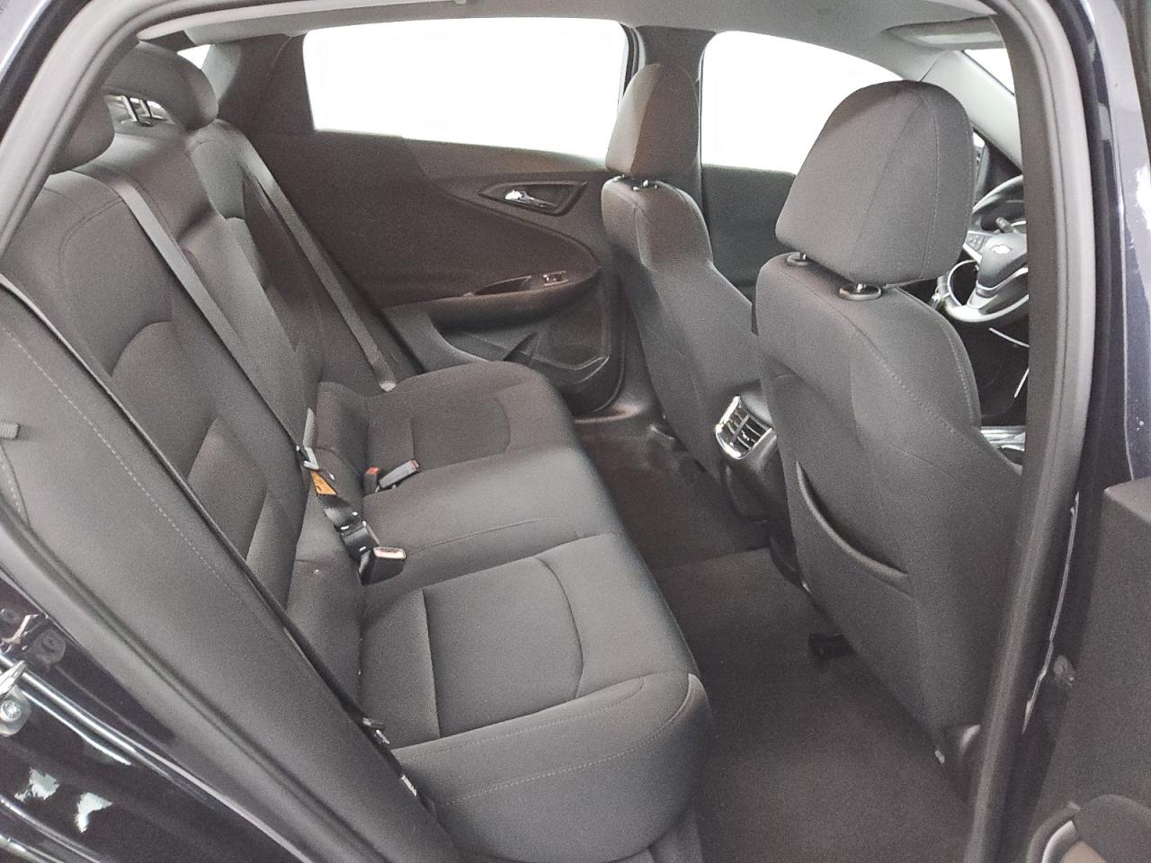 2023 Chevrolet Malibu - Image 10