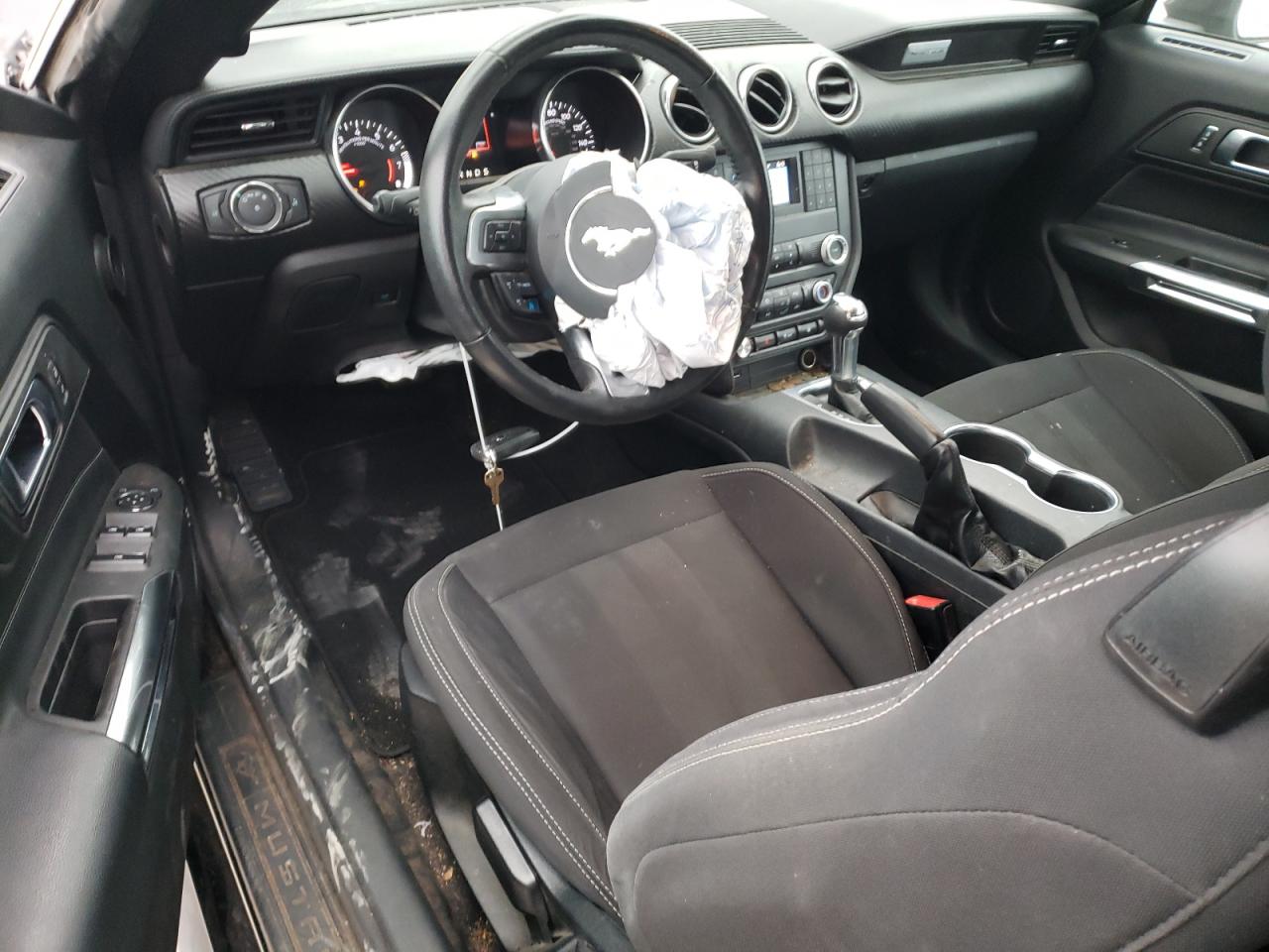 2022 Ford Mustang - Image 8