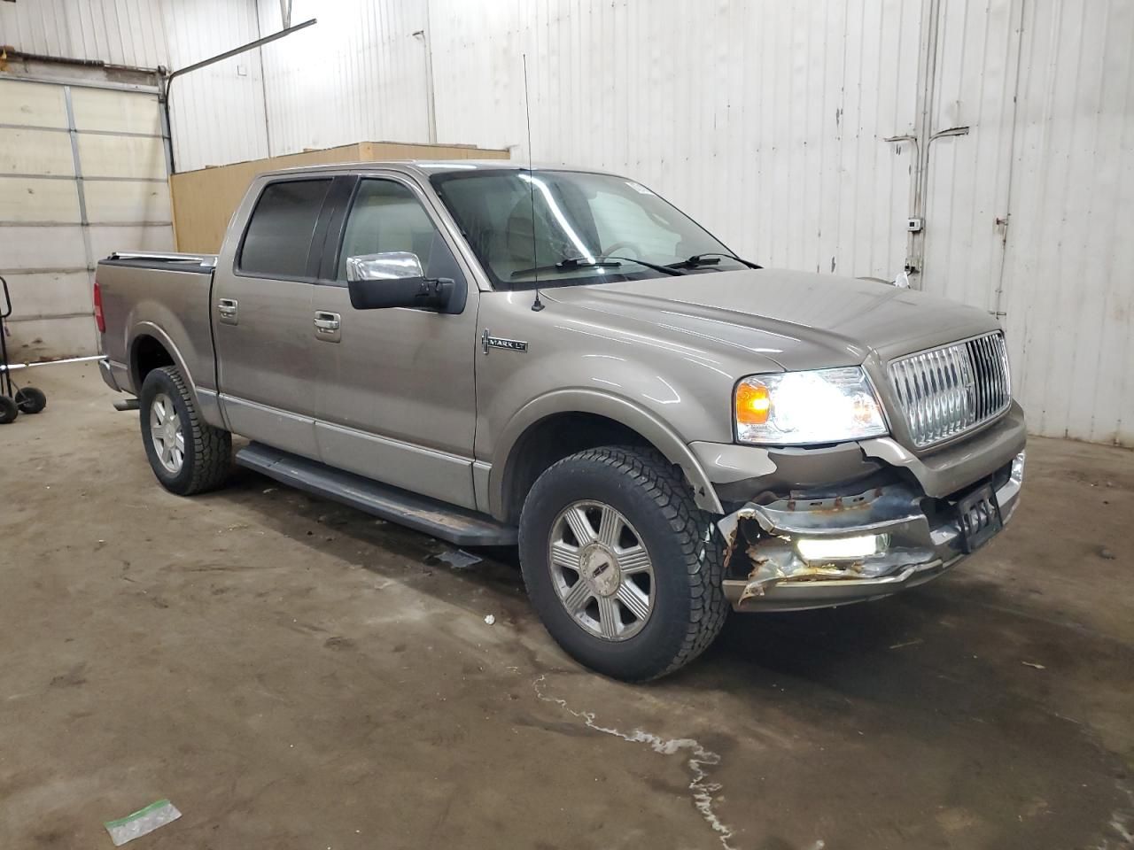 2006 Lincoln Mark LT - Image 4