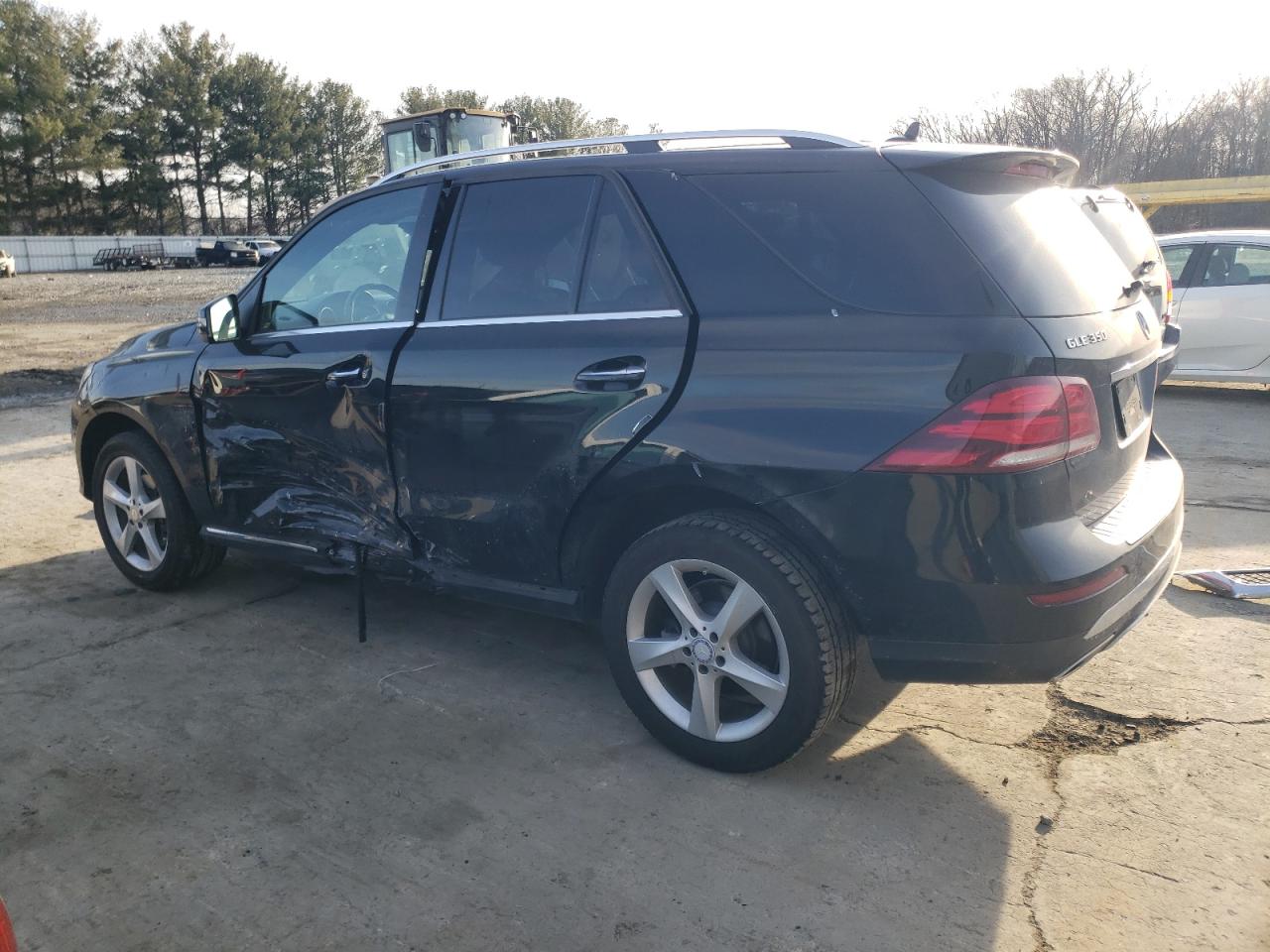 2017 Mercedes-Benz GLE - Image 2