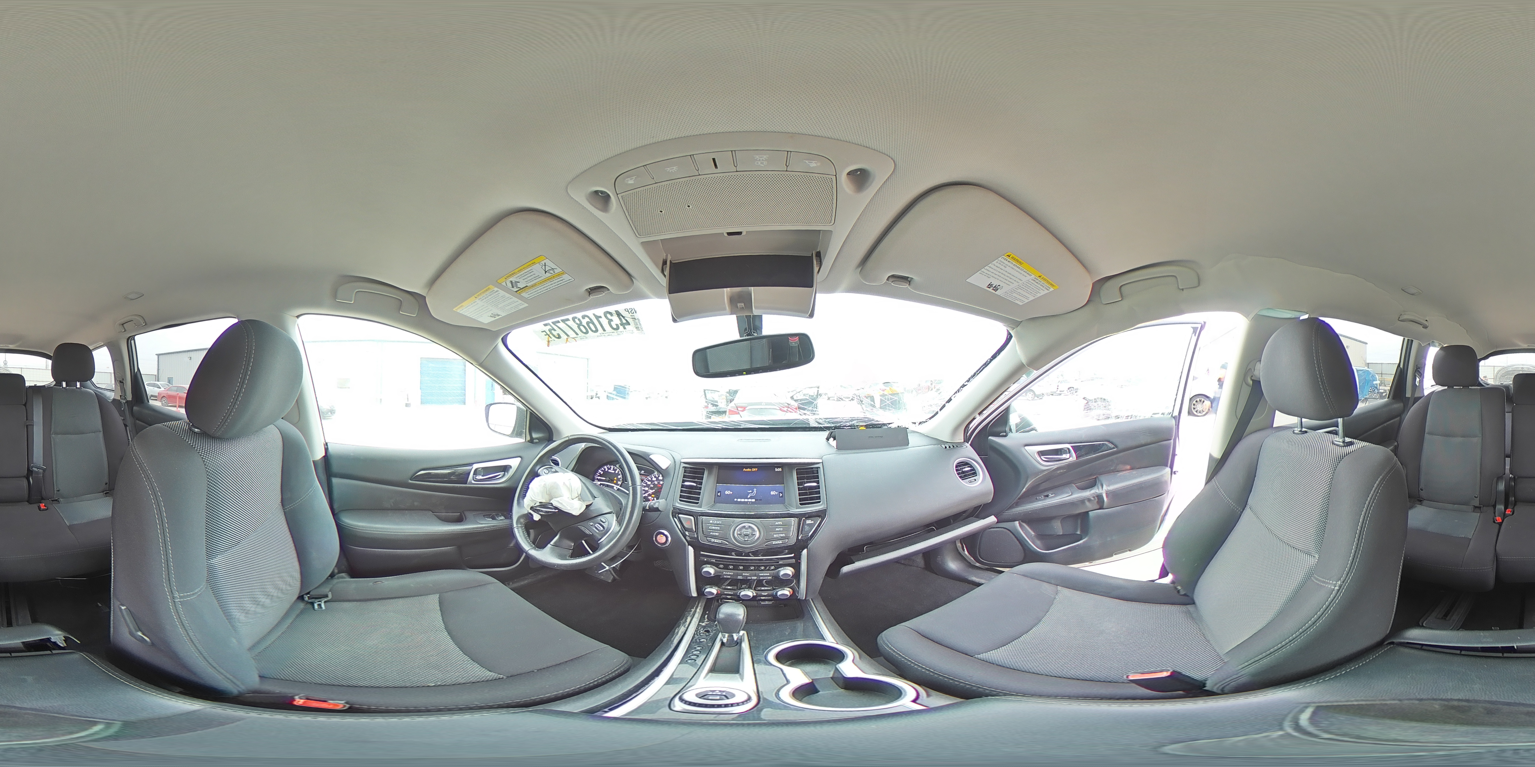 2019 Nissan Pathfinder - Image 16