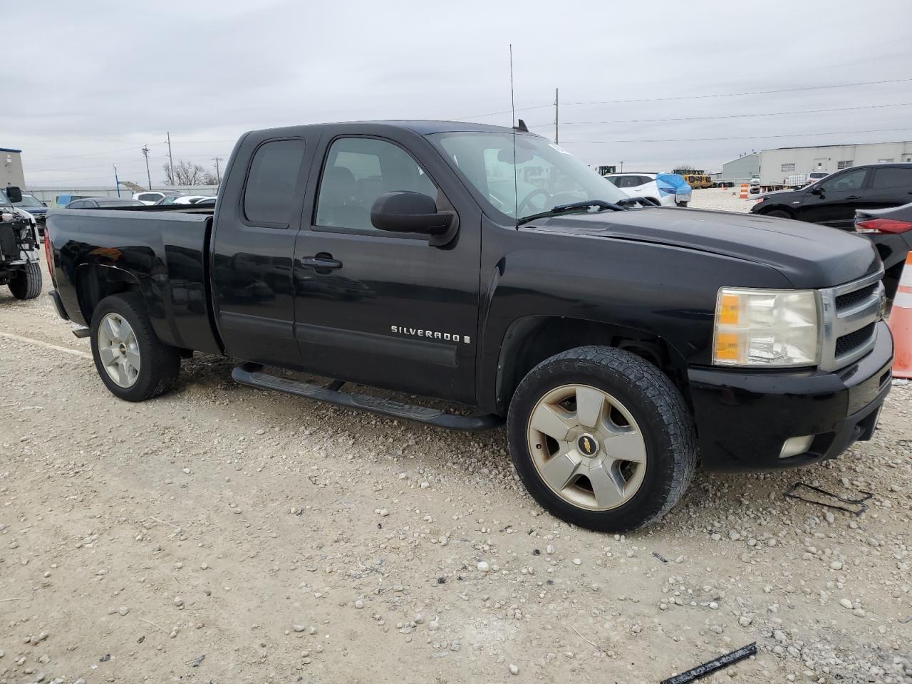 2009 Chevrolet Silverado - Image 4