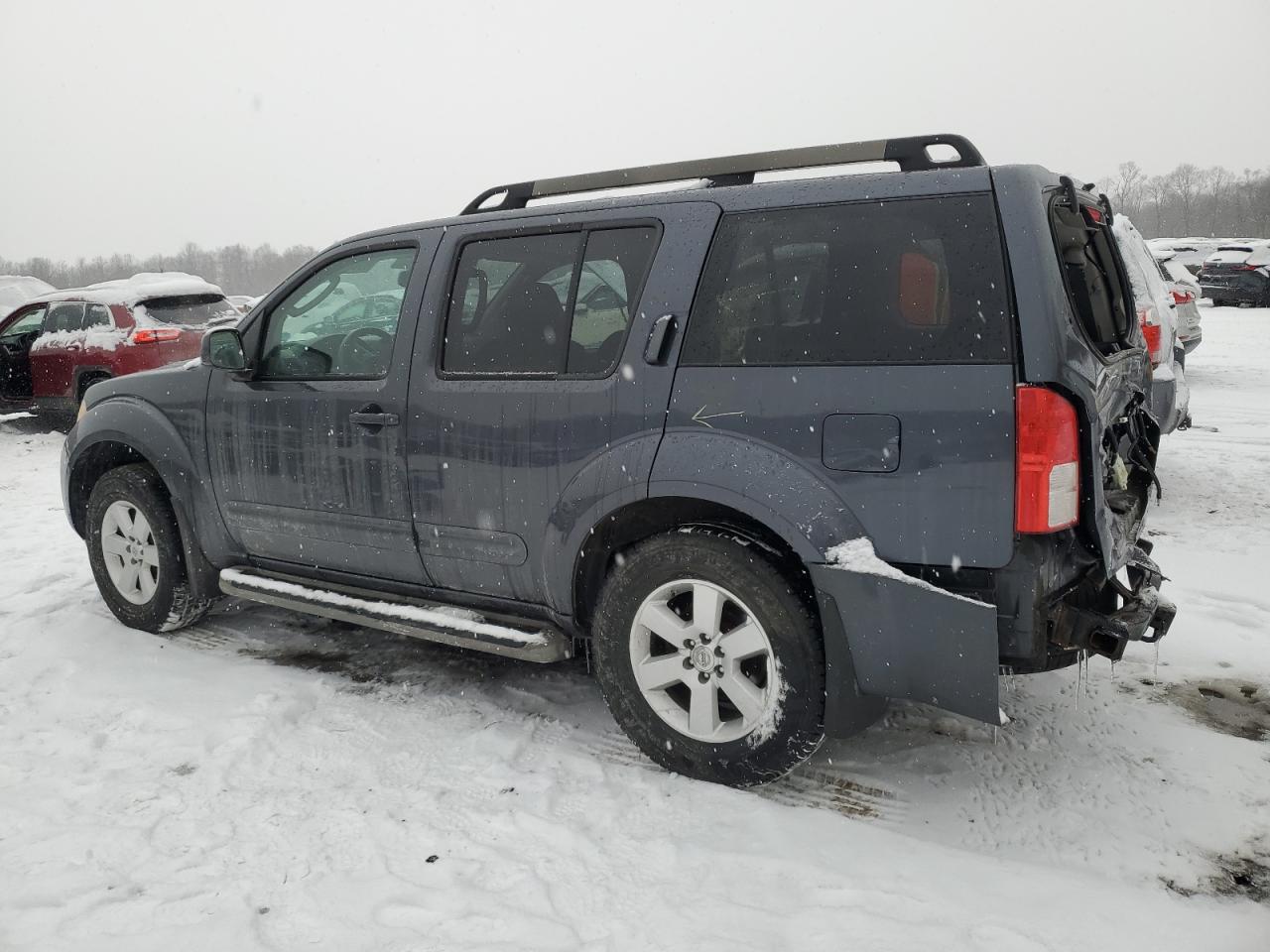 2011 Nissan Pathfinder - Image 2