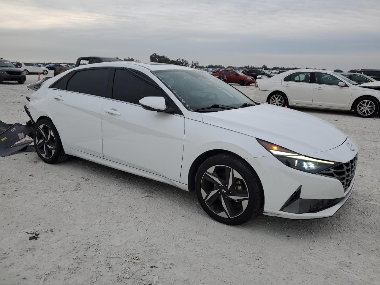 2021 Hyundai Elantra - Image 4