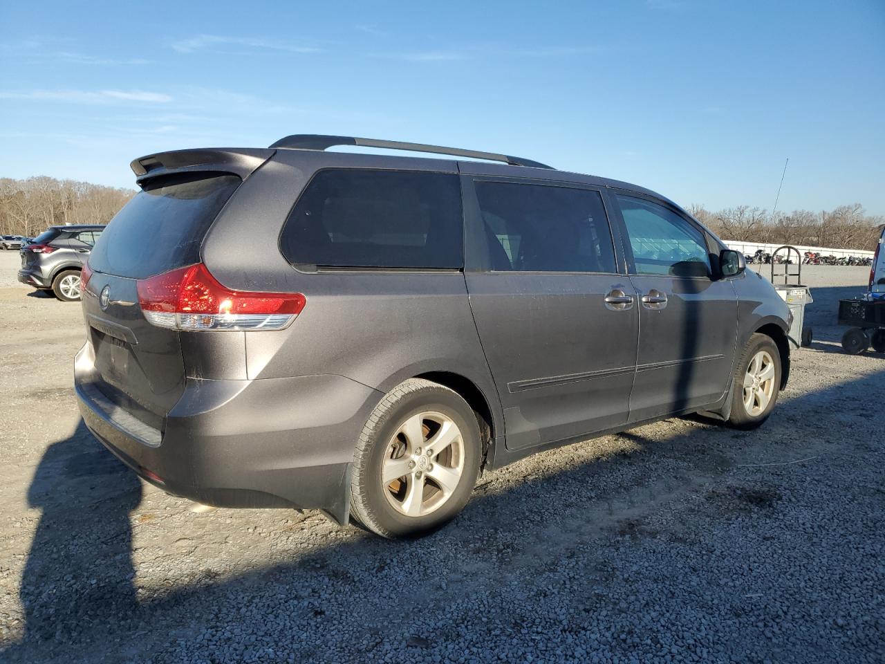 2012 Toyota Sienna - Image 3