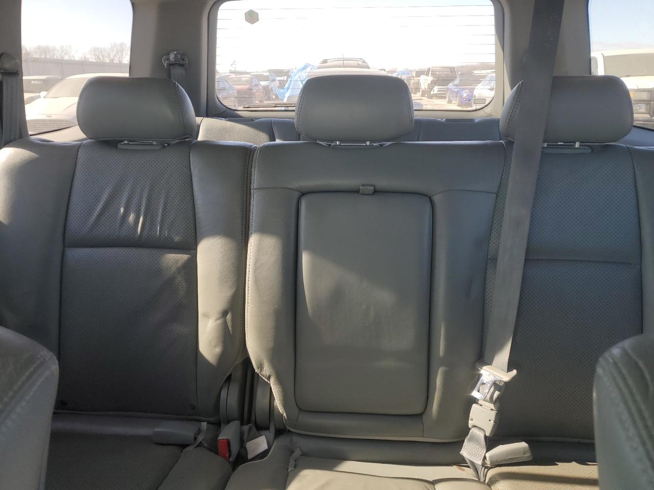 2004 Honda Pilot - Image 10