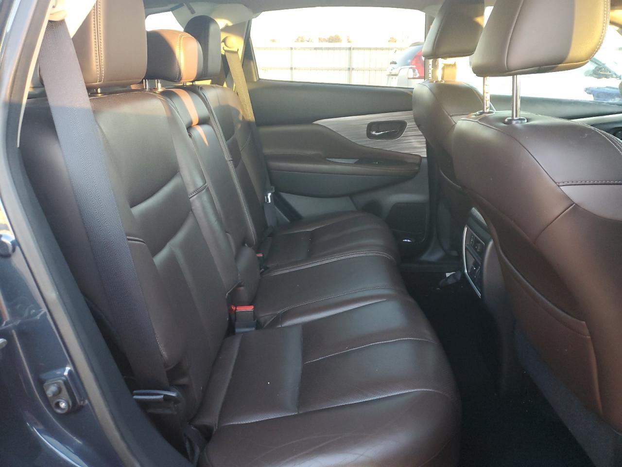 2015 Nissan Murano - Image 11