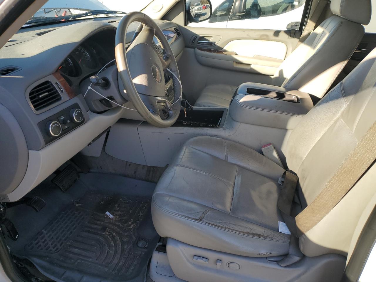 2009 GMC Yukon - Image 7