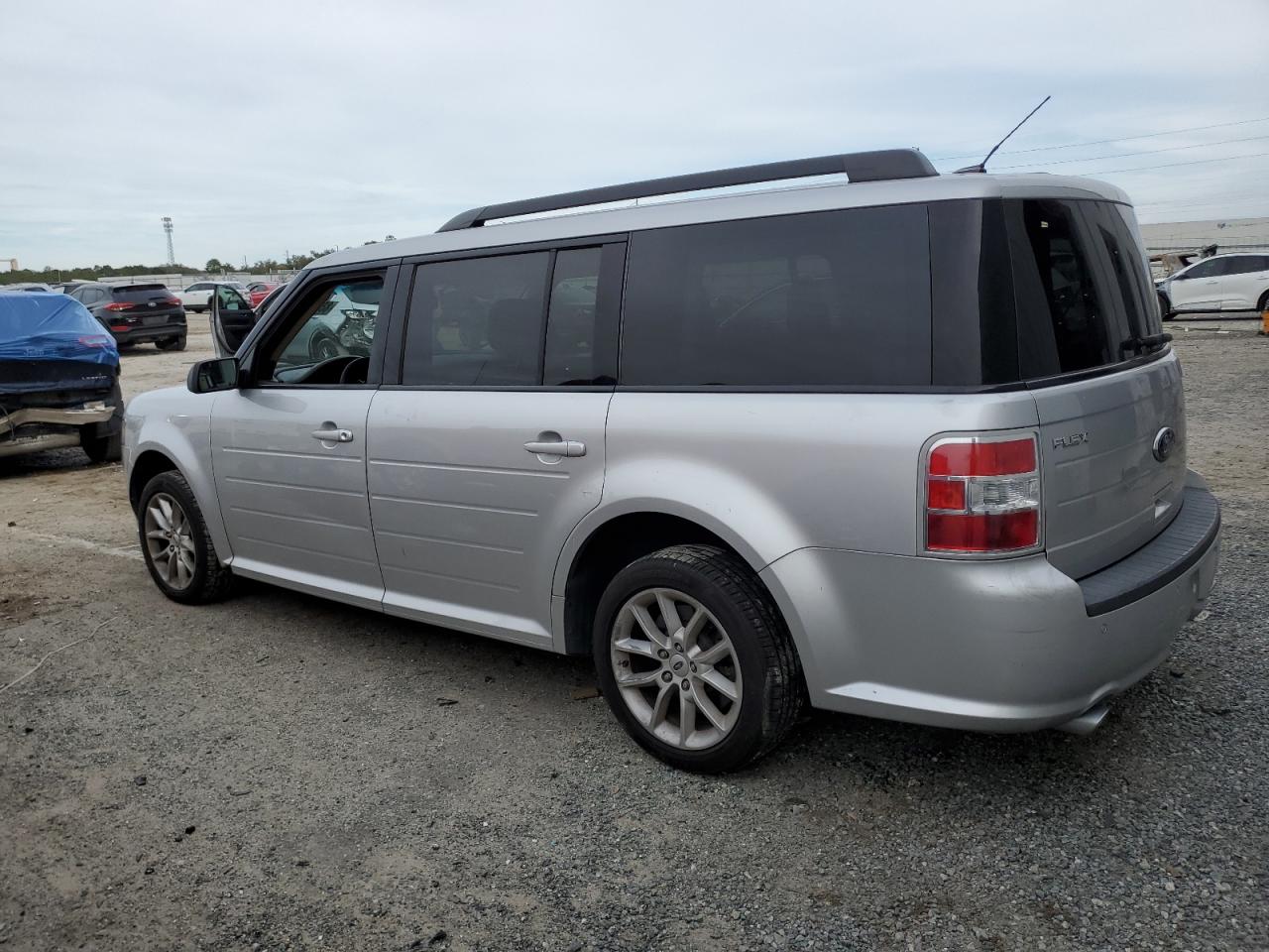 VIN 2FMGK5B88FBA13543 2015 FORD FLEX no.2