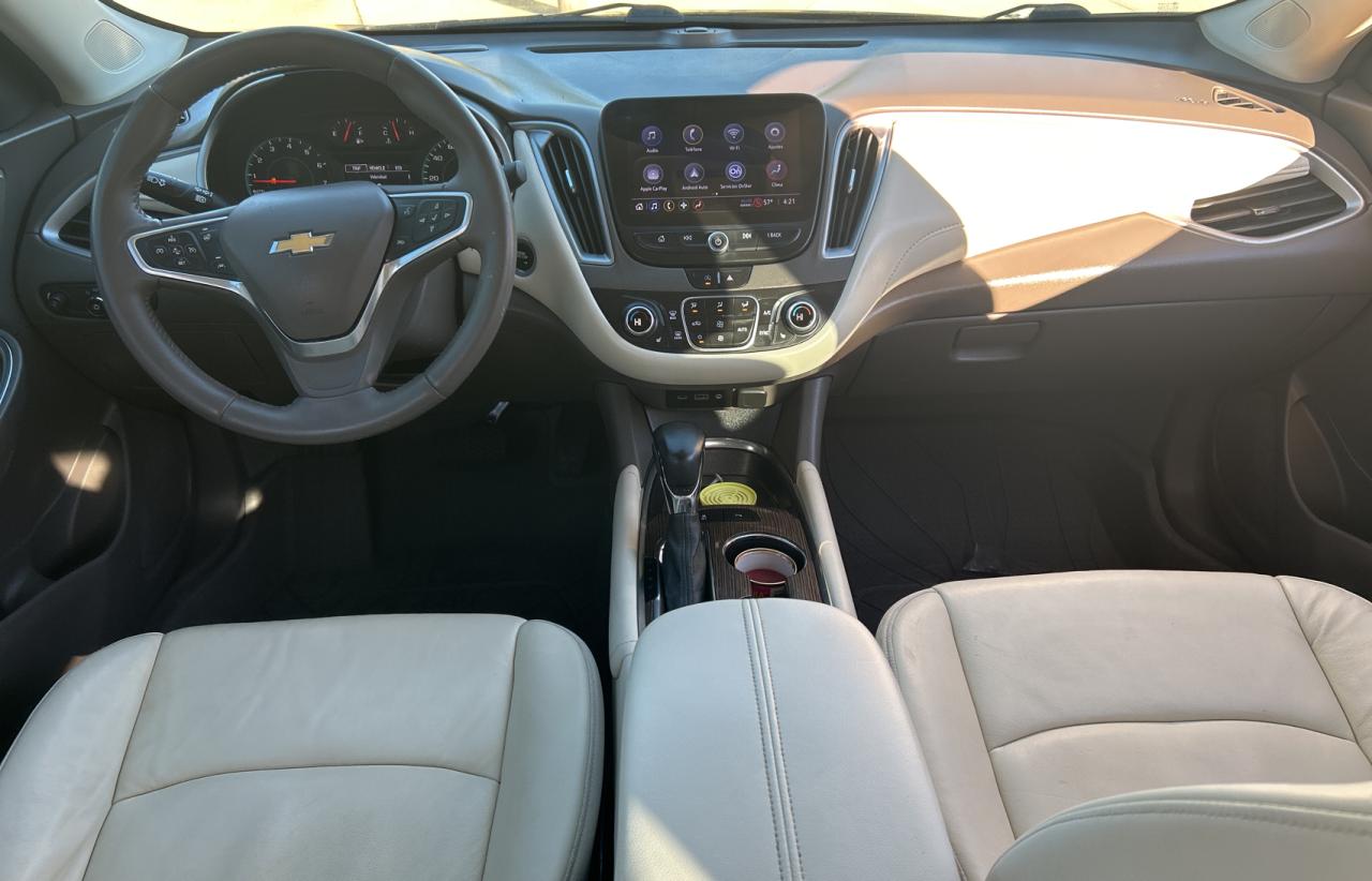 2022 Chevrolet Malibu - Image 9