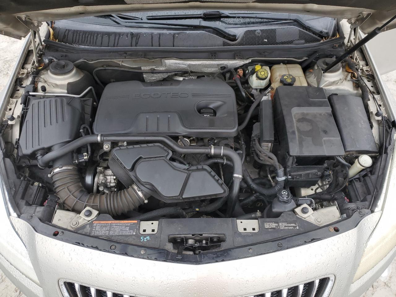 2011 Buick Regal - Image 13