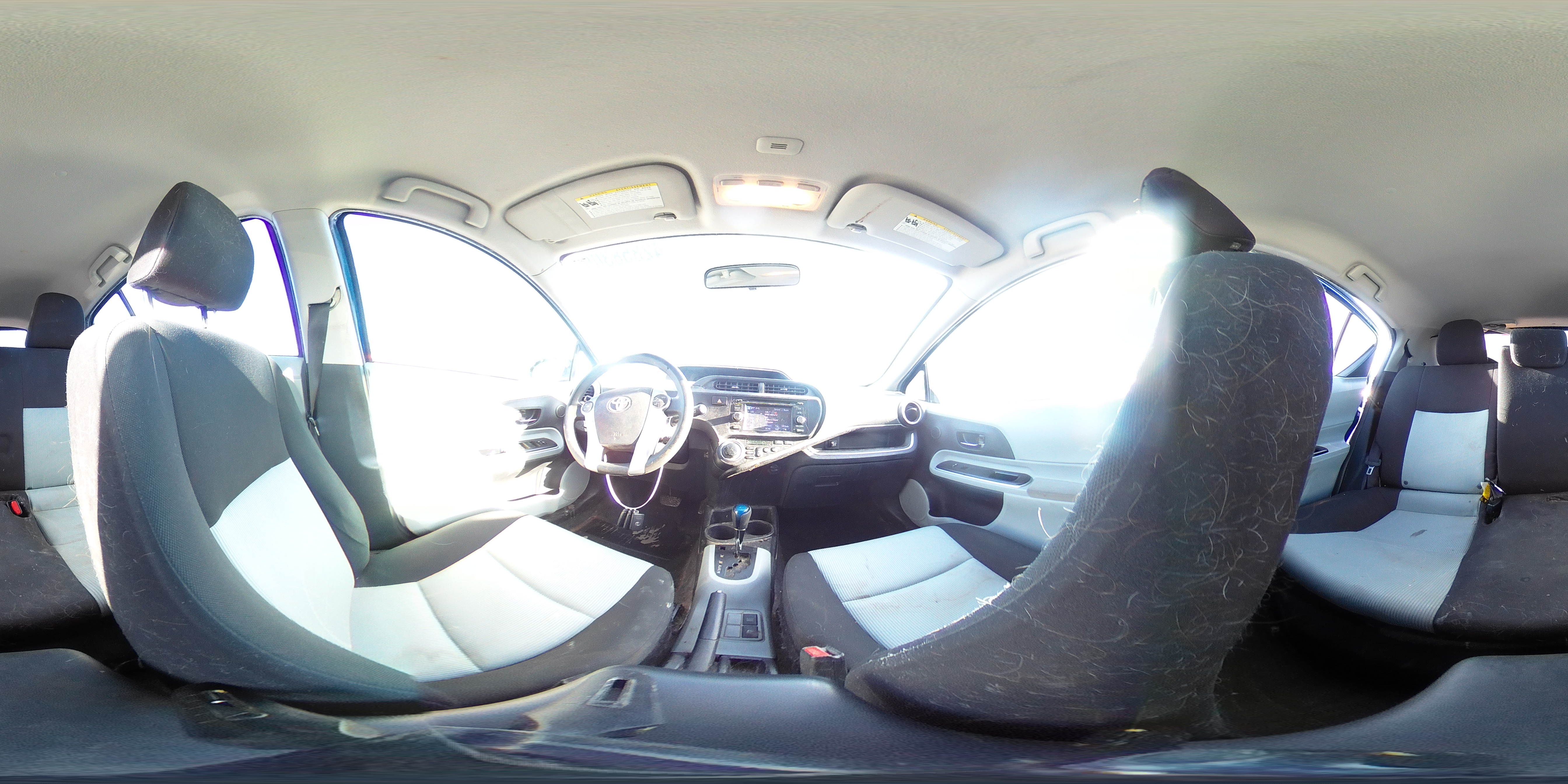2014 Toyota Prius - Image 13