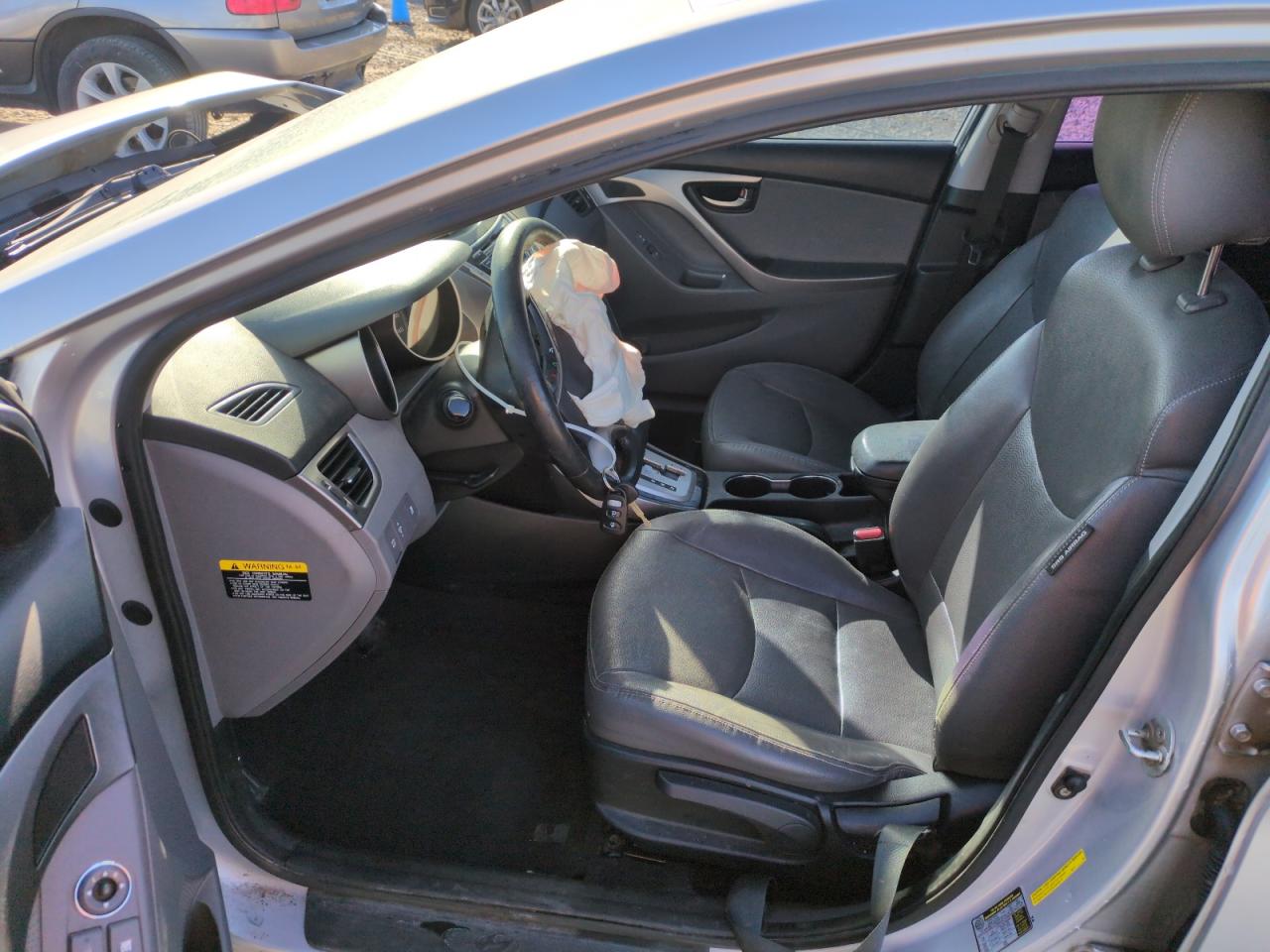 2012 Hyundai Elantra - Image 7